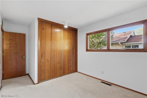 6119 Oakwood Circle North Ridgeville OH 44039