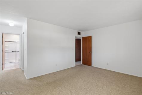 6119 Oakwood Circle North Ridgeville OH 44039