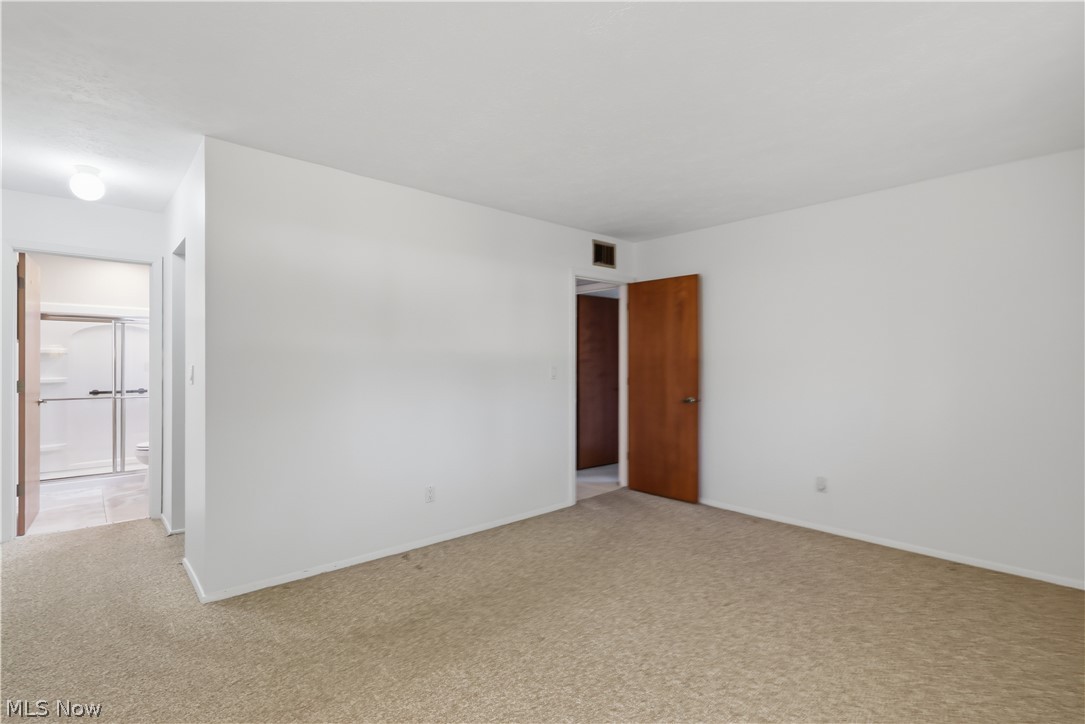 6119 Oakwood Circle North Ridgeville OH 44039