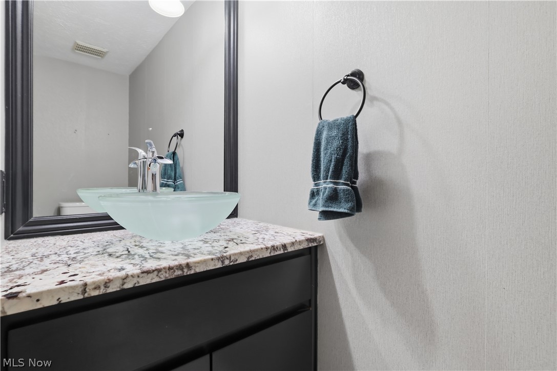 6119 Oakwood Circle North Ridgeville OH 44039