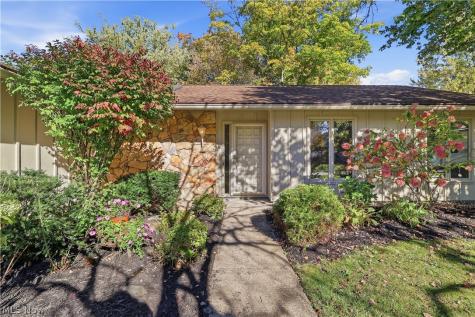 6119 Oakwood Circle North Ridgeville OH 44039