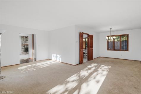 6119 Oakwood Circle North Ridgeville OH 44039