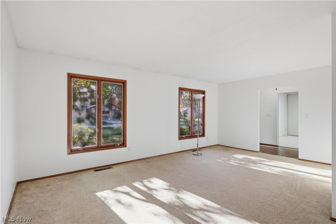 6119 Oakwood Circle North Ridgeville OH 44039