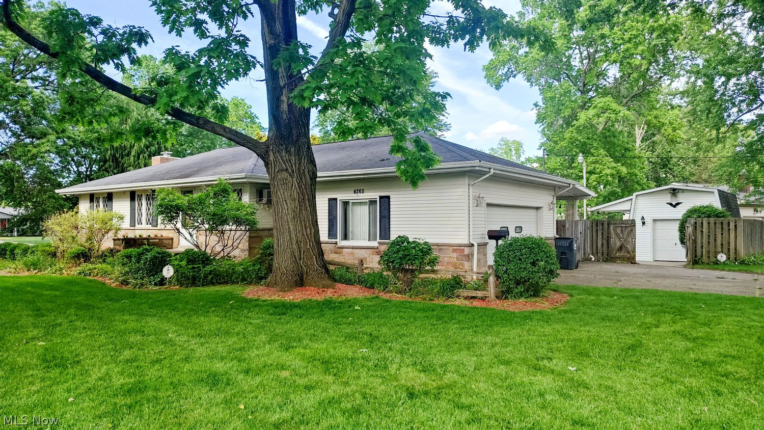 Austintown OH, 4265 Carlisle Avenue