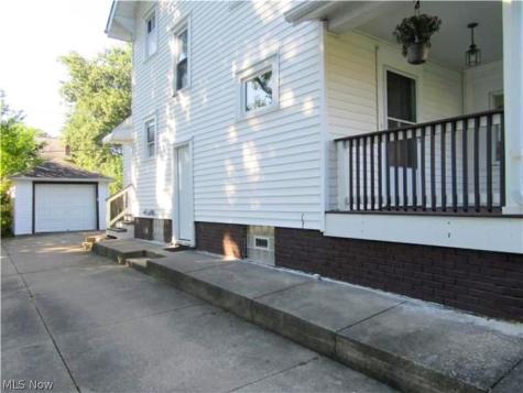 1326 24th Street NE Canton OH 44714