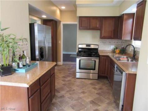 1326 24th Street NE Canton OH 44714