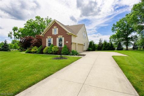 14 Yorkshire Drive Aurora OH 44202