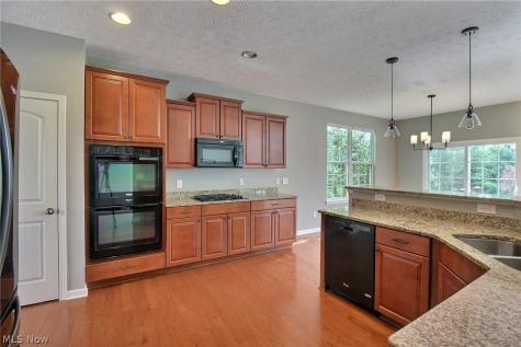 14 Yorkshire Drive Aurora OH 44202