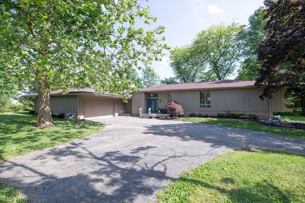 831 Brandon Circle Aurora OH 44202