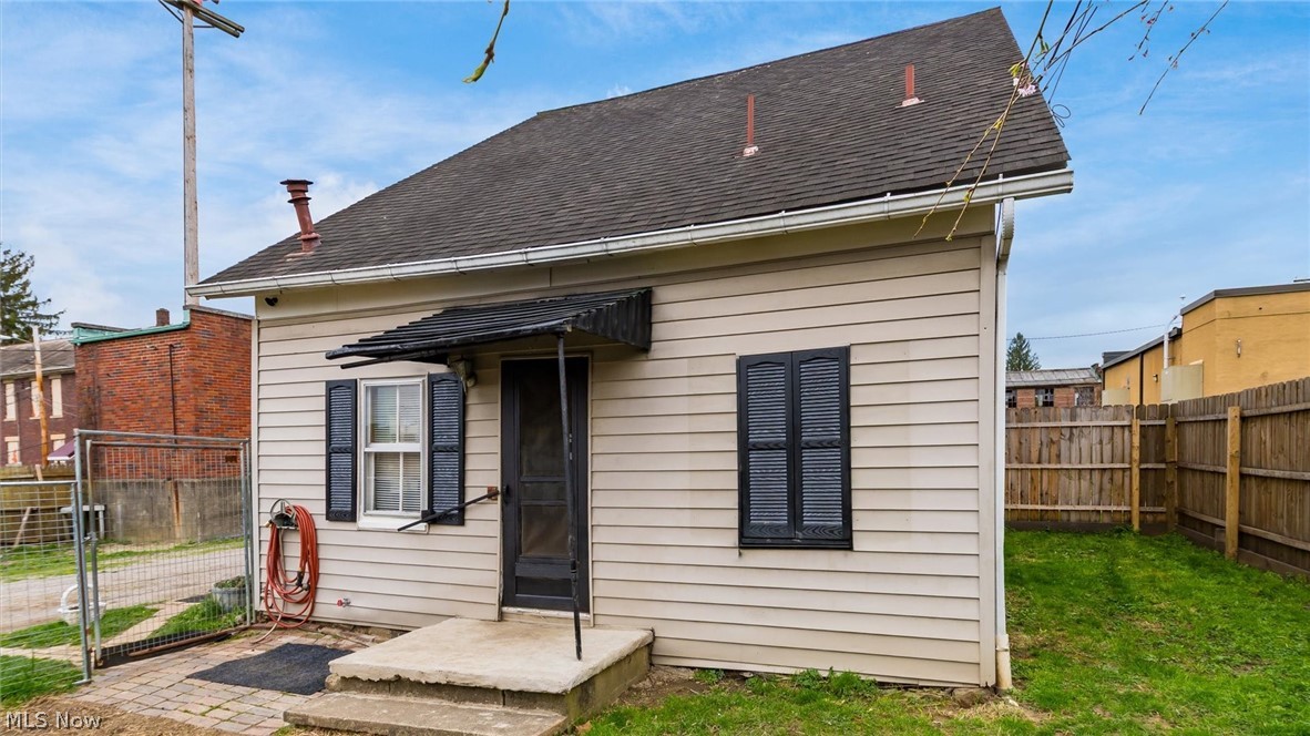 30 Spring Street Roseville OH 43777