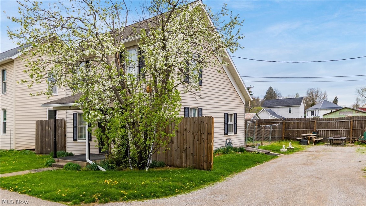 30 Spring Street Roseville OH 43777