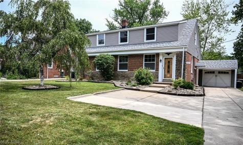1313 Richmond Road Lyndhurst OH 44124