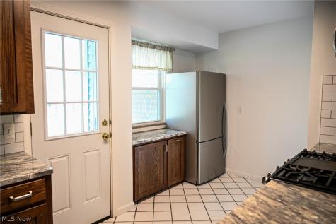 1313 Richmond Road Lyndhurst OH 44124
