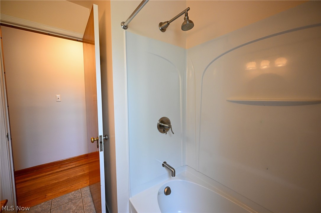 1313 Richmond Road Lyndhurst OH 44124