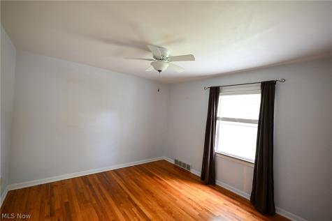 1313 Richmond Road Lyndhurst OH 44124