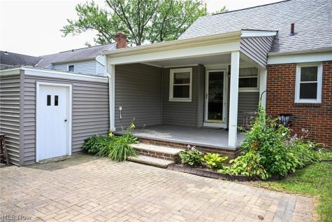 1313 Richmond Road Lyndhurst OH 44124