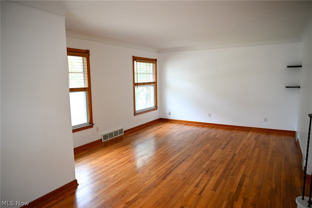 1313 Richmond Road Lyndhurst OH 44124