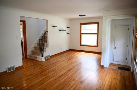 1313 Richmond Road Lyndhurst OH 44124