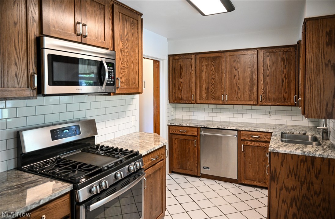 1313 Richmond Road Lyndhurst OH 44124