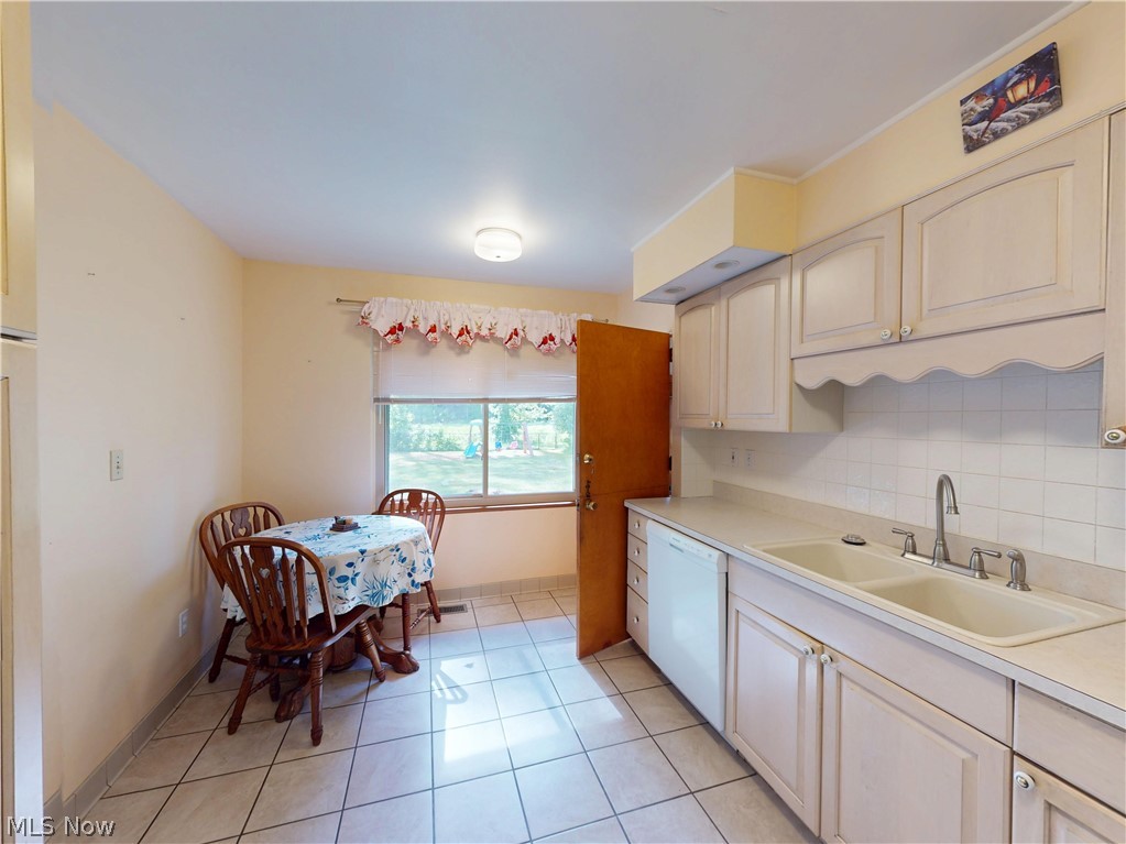 2068 Green Road Madison OH 44057