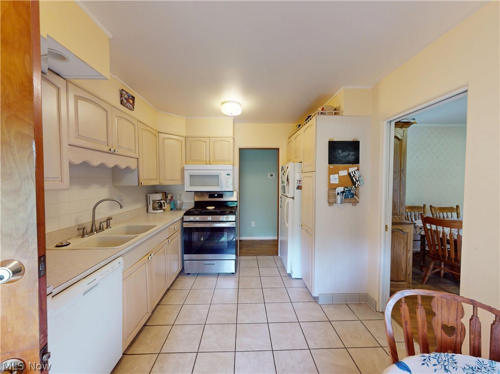 2068 Green Road Madison OH 44057