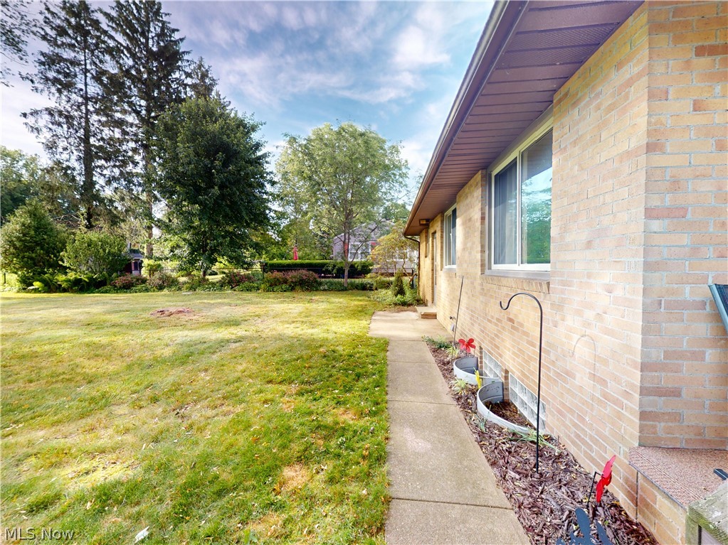 2068 Green Road Madison OH 44057