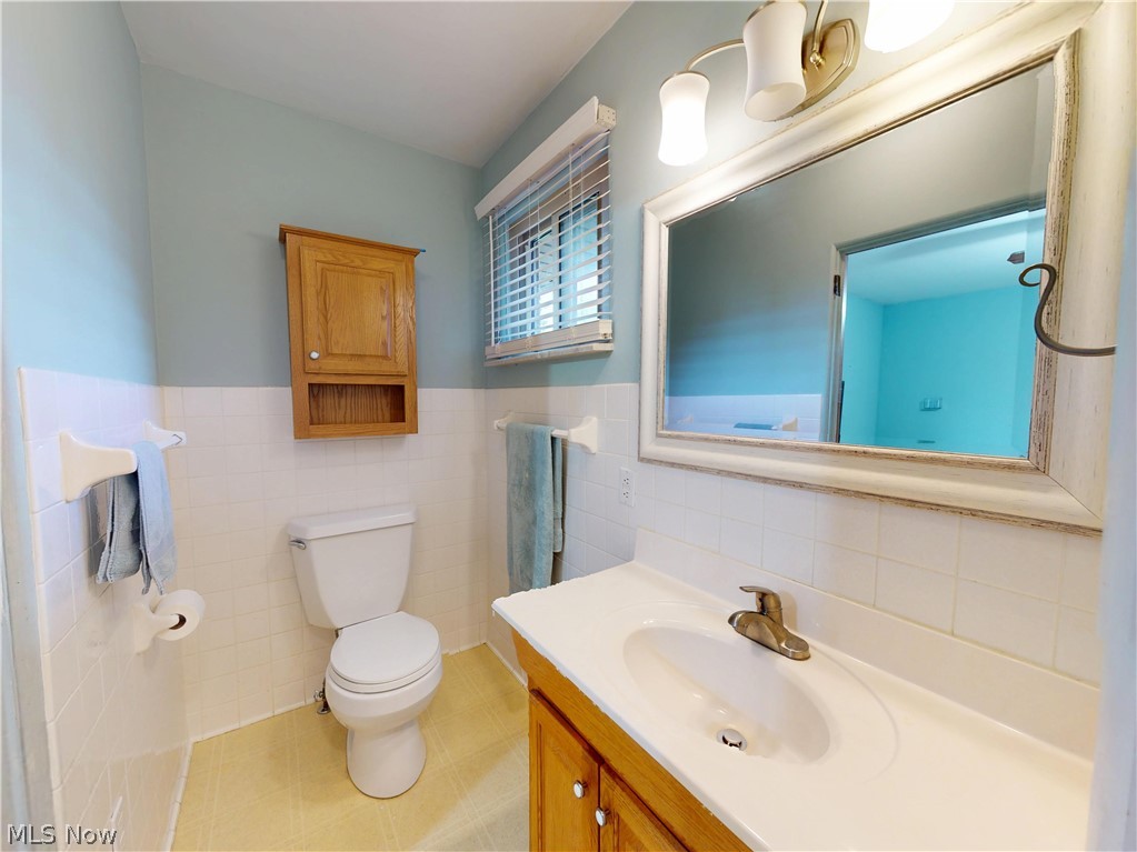 2068 Green Road Madison OH 44057