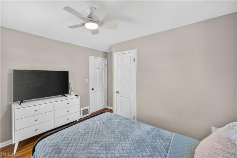 1211 Iroquois Avenue Mayfield Heights OH 44124