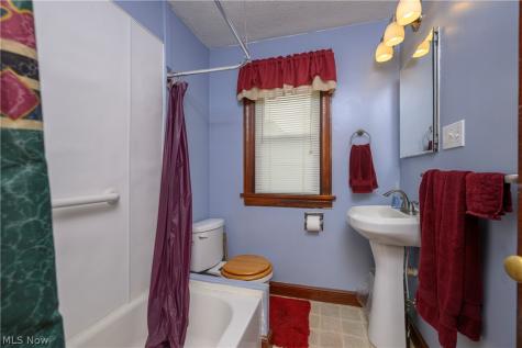 2984 Massillon Road Akron OH 44312