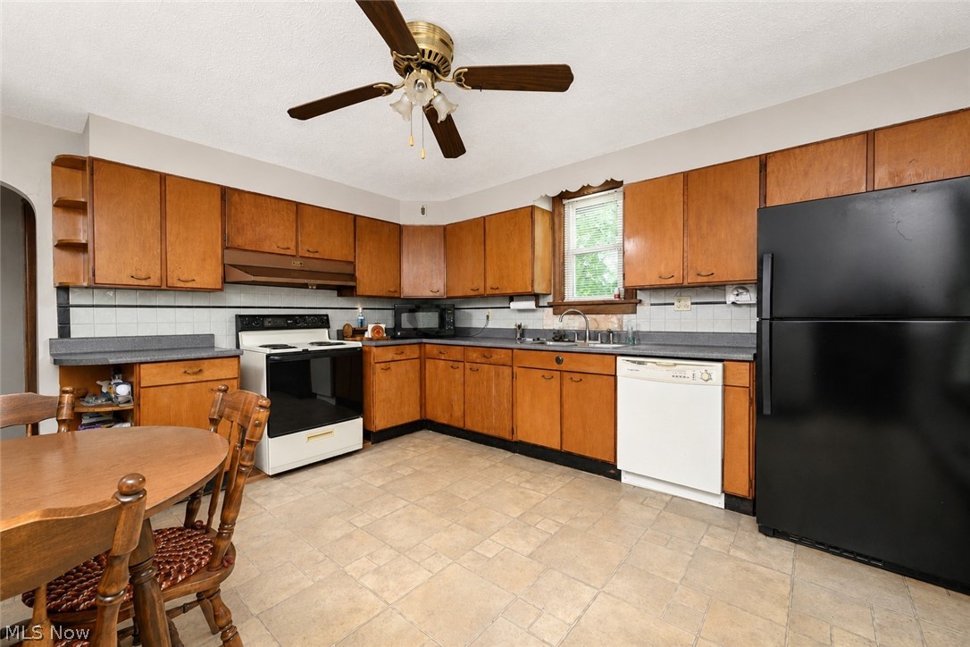 2984 Massillon Road Akron OH 44312