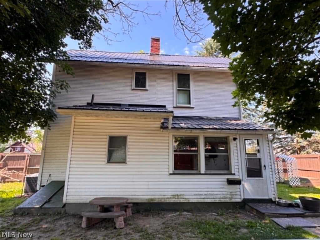 284 2nd Street SW Carrollton OH 44615