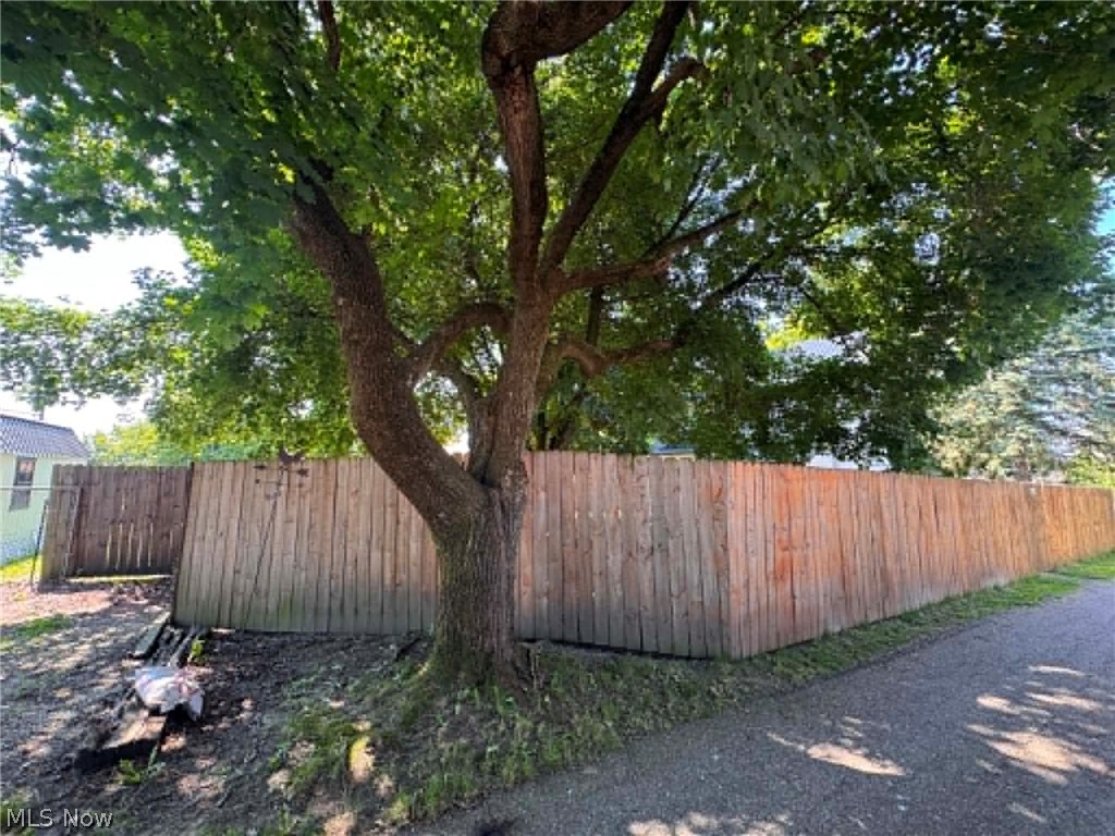 284 2nd Street SW Carrollton OH 44615