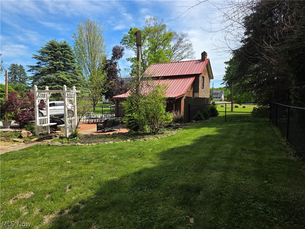 24936 Canal Street East Rochester OH 44625