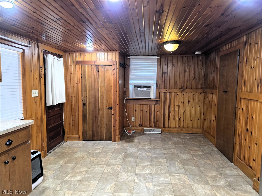 24936 Canal Street East Rochester OH 44625