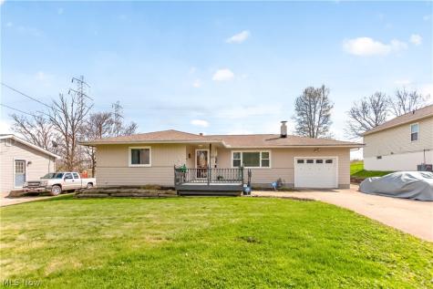2448 Kermit Avenue Akron OH 44305