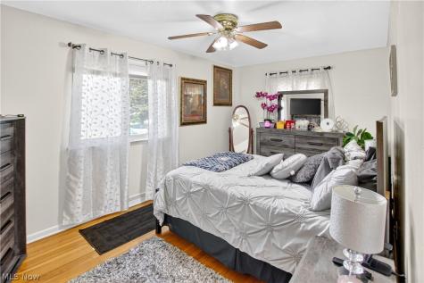 2448 Kermit Avenue Akron OH 44305