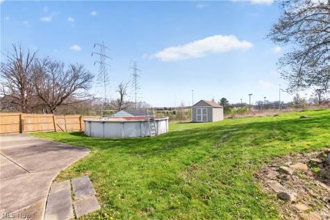 2448 Kermit Avenue Akron OH 44305