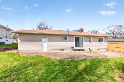 2448 Kermit Avenue Akron OH 44305