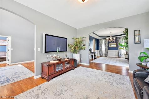 457 Cedarwood Road Avon Lake OH 44012