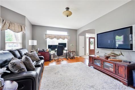 457 Cedarwood Road Avon Lake OH 44012