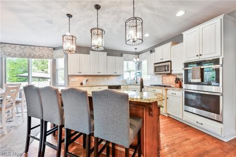 457 Cedarwood Road Avon Lake OH 44012