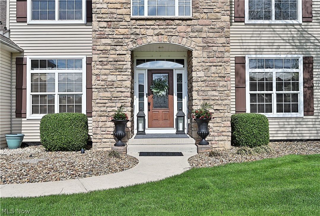 457 Cedarwood Road Avon Lake OH 44012