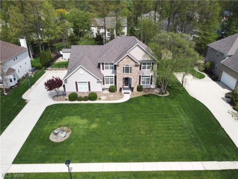 457 Cedarwood Road Avon Lake OH 44012