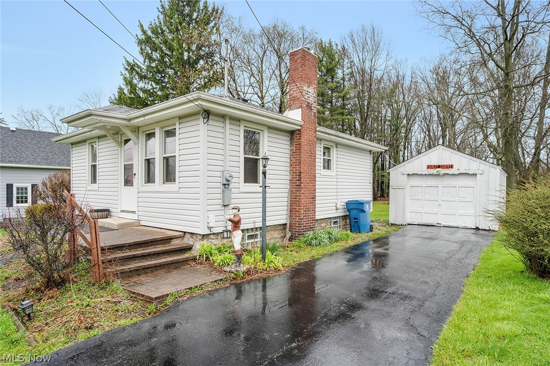 644 Goist Lane Girard OH 44420
