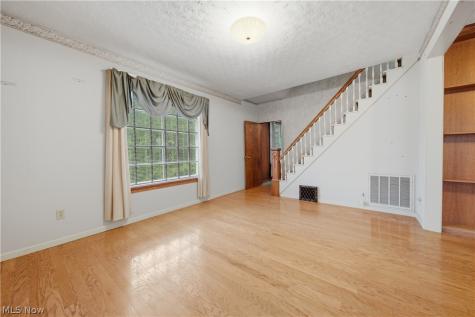 328 Portage Street NW North Canton OH 44720
