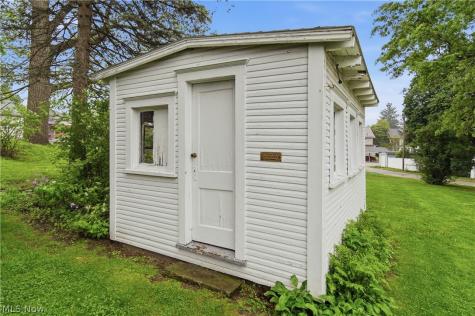 328 Portage Street NW North Canton OH 44720