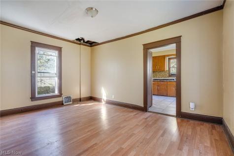 1596 1st Street Youngstown OH 44509