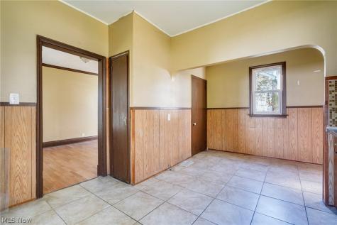 1596 1st Street Youngstown OH 44509