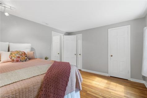 3556 Meadowbrook Boulevard Cleveland Heights OH 44118