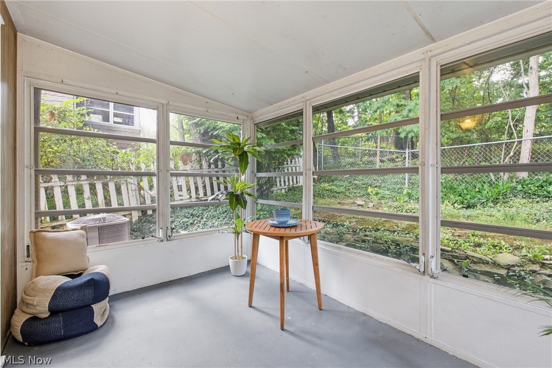 3556 Meadowbrook Boulevard Cleveland Heights OH 44118